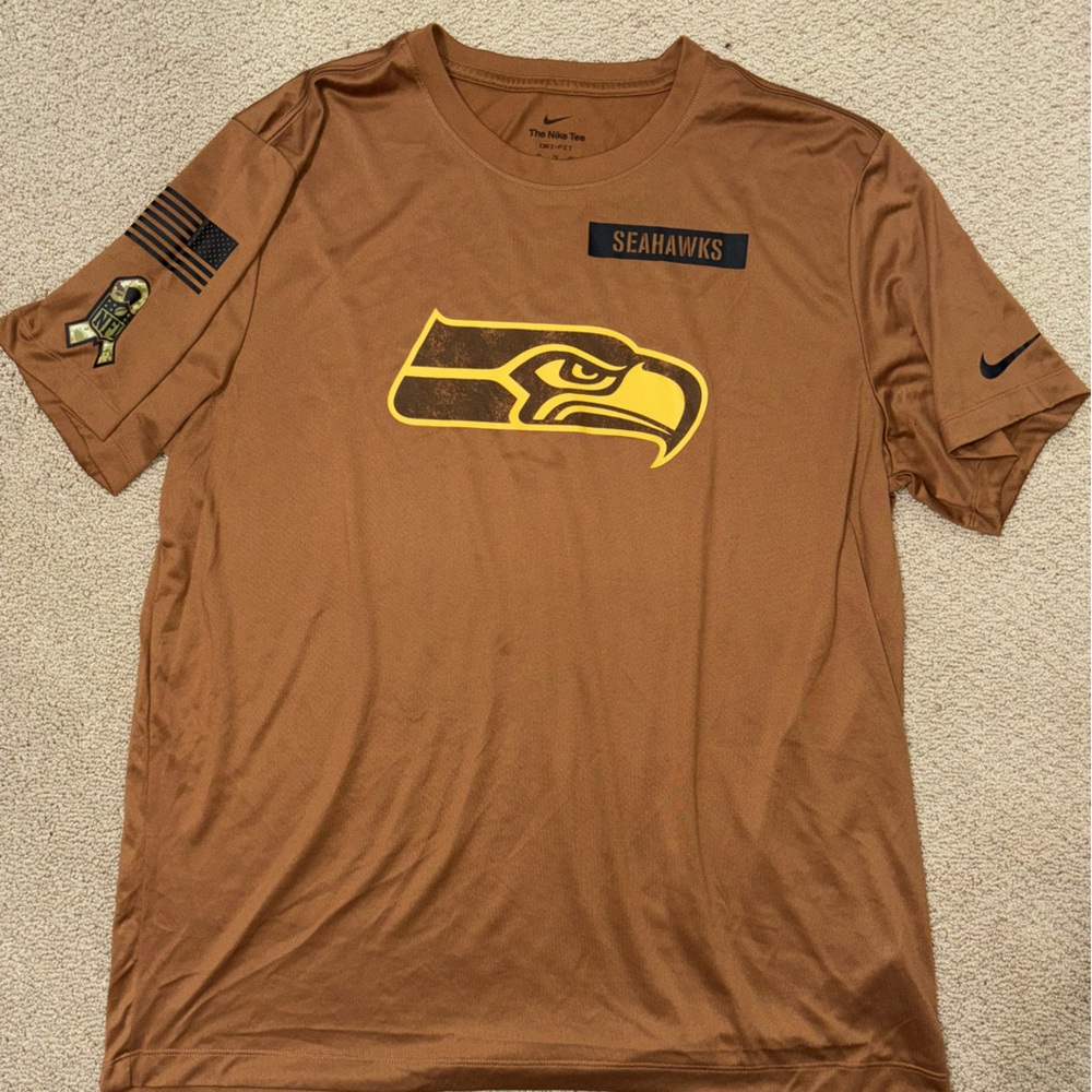Im selling an XL Nike dri fit Seahawks shirt in great condition